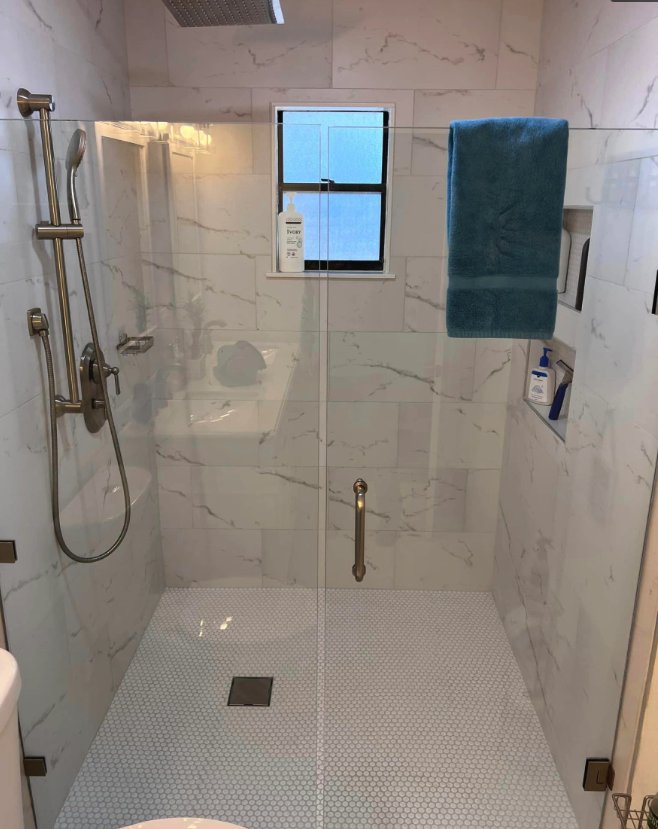 Slide of HDS Flooring & More