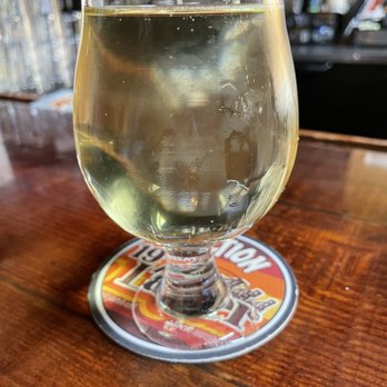 Richmond Republic Draught House - Mango hard cider - Burgers Near Me - San Francisco, California