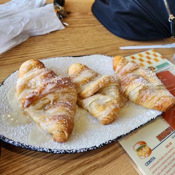 Buenos Dias - Salvadoran Near Me - Houston, Texas