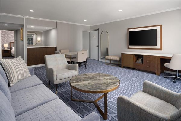 Hilton New Orleans Riverside by null