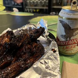 The Swamp - Swamp wings & lager
