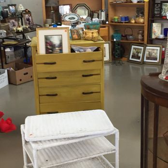 Classy Clutter Resale - Used, Vintage & Consignment Near Me - Bay City, Texas Classy Clutter Resale - Used, Vintage & Consignment Near Me - Bay City, Texas