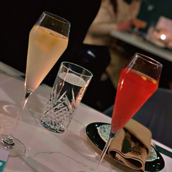Blanc Champagne Bar - French 75 - Champagne Bars Near Me - Kansas City, Missouri