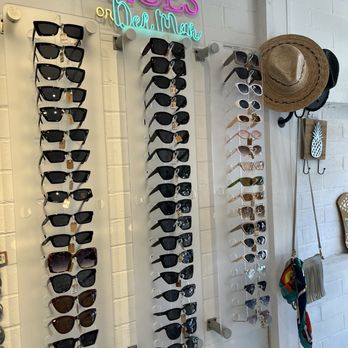 Shoes On Del Mar - Shoe Stores Near Me - San Clemente, California