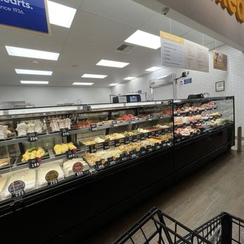 Stater Bros. Markets - Deli & Bakery Case - Grocery Near Me - Highland, California Stater Bros. Markets - Deli & Bakery Case - Grocery Near Me - Highland, California