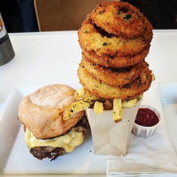 Burger Lounge - Burgers Near Me - Campbell, California