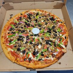 Real Good Pizza - Deluxe Pizza