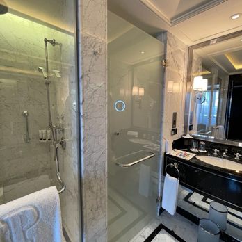 The Peninsula Paris - Hotels Near Me - Paris, 75