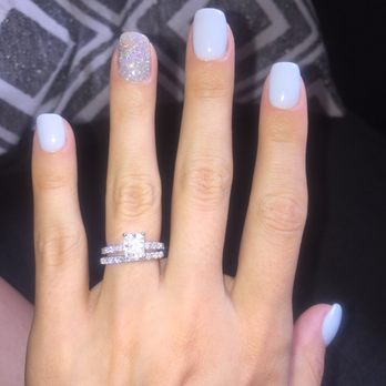 V2 Nail and Spa - Dip powder by Fang - Nail Salons Near Me - Brooklyn, New York