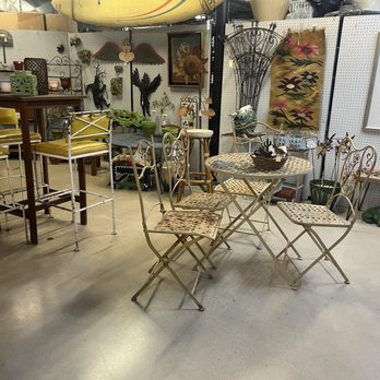 Midtown Mercantile Merchants - Garden area - Antiques Near Me - Tucson, Arizona Midtown Mercantile Merchants - Garden area - Antiques Near Me - Tucson, Arizona