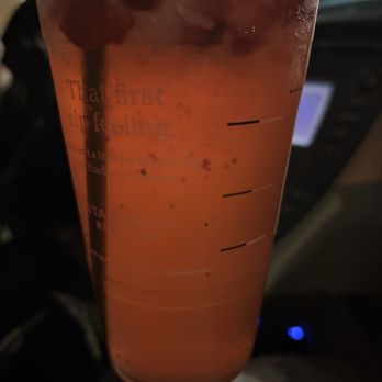 Starbucks - venti strawberry açaí lemonade - Coffee & Tea Near Me - Oakland, California Starbucks - venti strawberry açaí lemonade - Coffee & Tea Near Me - Oakland, California