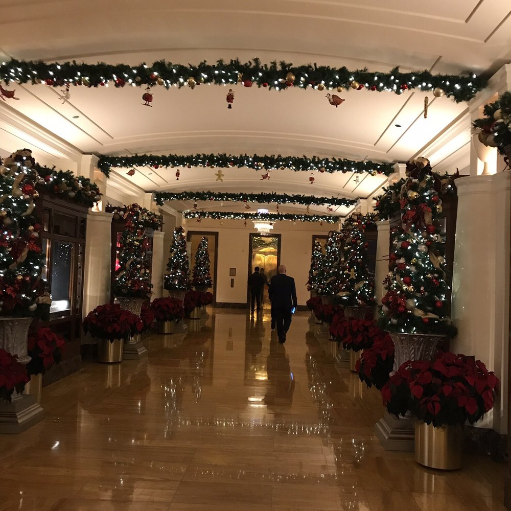 The Peninsula Chicago - Christmas decor in the main lobby - Hotels Near Me - Chicago, Illinois The Peninsula Chicago - Christmas decor in the main lobby - Hotels Near Me - Chicago, Illinois