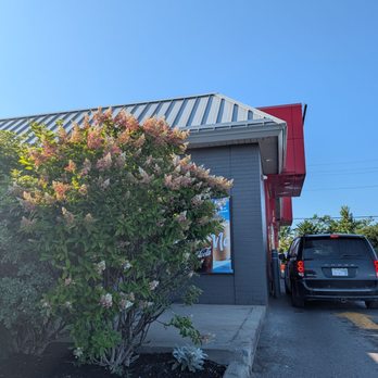 McDonald's - Pretty drive-thru - Fast Food Near Me - Bowmanville, Ontario McDonald's - Pretty drive-thru - Fast Food Near Me - Bowmanville, Ontario