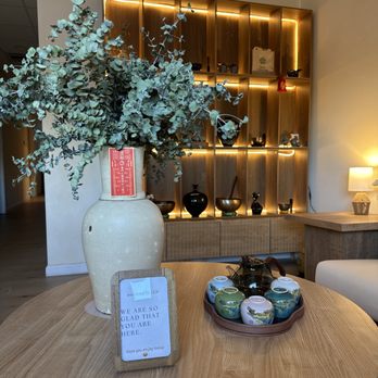 Sen Wellness House - Waiting Area - Yoga Near Me - Sacramento, California Sen Wellness House - Waiting Area - Yoga Near Me - Sacramento, California