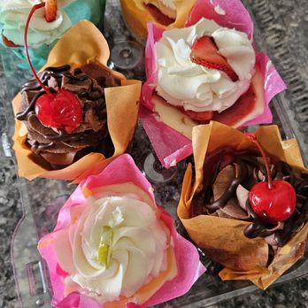 Who Cut the Cheesecake - Desserts Near Me - Millbury, Massachusetts