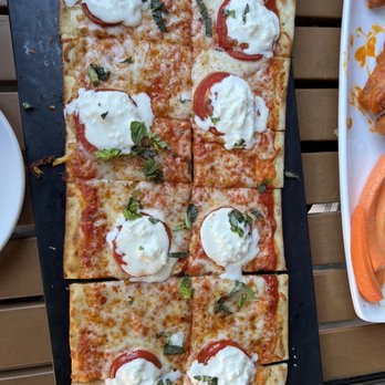 Finneys Crafthouse - Porter Ranch - Margarita pizza - New American Near Me - Porter Ranch, California Finneys Crafthouse - Porter Ranch - Margarita pizza - New American Near Me - Porter Ranch, California