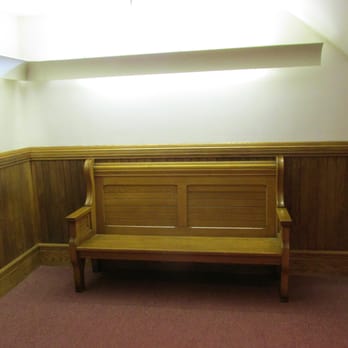 Gale Free Library - Lonely bench - Libraries Near Me - Holden, Massachusetts