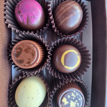French Broad Chocolate Lounge - Box of assorted truffles - Chocolatiers & Shops Near Me - Asheville, North Carolina French Broad Chocolate Lounge - Box of assorted truffles - Chocolatiers & Shops Near Me - Asheville, North Carolina