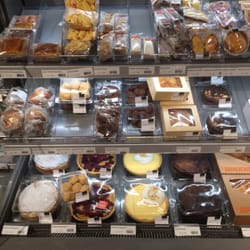 Marqt - Cake , sticky toffee banaan cake, taarten , kokos koek, bitterkoekje , brownie wortel taart