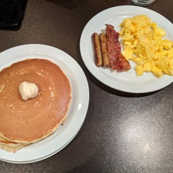 Denny's Restaurant - Diners Near Me - Mississauga, Ontario