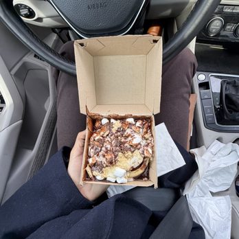 Cinnaholic - S'mores Cinnaroll - Bakeries Near Me - Sugar Land, Texas