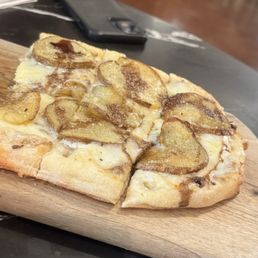 White truffle Potato pizza White truffle Potato pizza