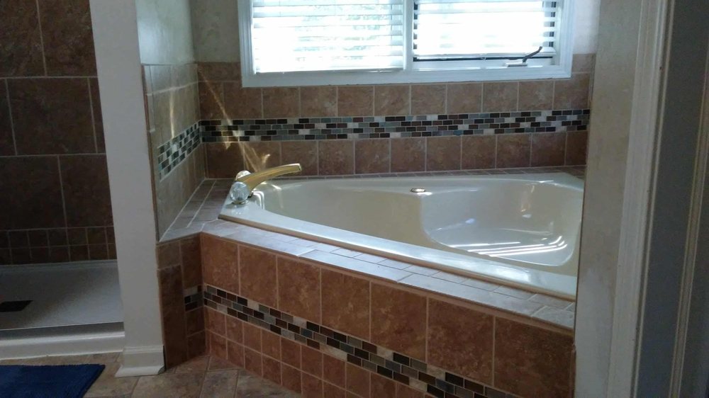 Slide of Bob's Mobile RV Service