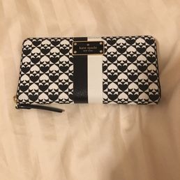 Got this wallet 60% off, PLUS an additional 20% off. Major discount indeed.
