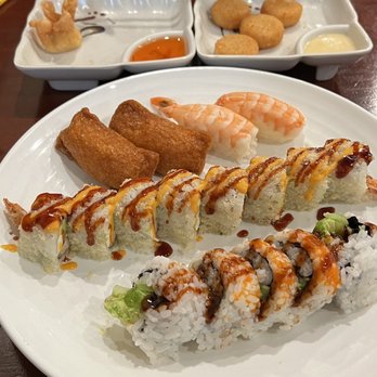 Oishi Sushi - Crab Rangoon, squid tempura, spider roll, inari, shrimp - Sushi Bars Near Me - Schaumburg, Illinois