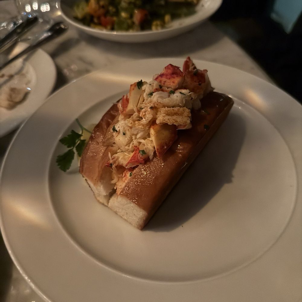 RH Rooftop Restaurant at RH Marin - Lobster roll - American Near Me - Corte Madera, California RH Rooftop Restaurant at RH Marin - Lobster roll - American Near Me - Corte Madera, California