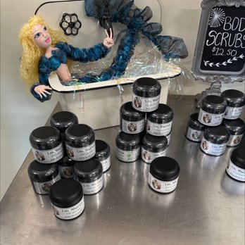 i.m. Walrus - Cosmetics & Beauty Supply Near Me - Philadelphia, Pennsylvania