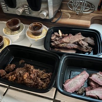 Harris BBQ - Tri tip, beef ends, Mac and cheese potato salad - Barbeque Near Me - Bakersfield, California Harris BBQ - Tri tip, beef ends, Mac and cheese potato salad - Barbeque Near Me - Bakersfield, California