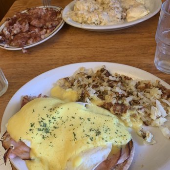 Western Cafe - Eggs Benedict, corned beef hash and biscuits and gravy. - Breakfast & Brunch Near Me - Bozeman, Montana Western Cafe - Eggs Benedict, corned beef hash and biscuits and gravy. - Breakfast & Brunch Near Me - Bozeman, Montana