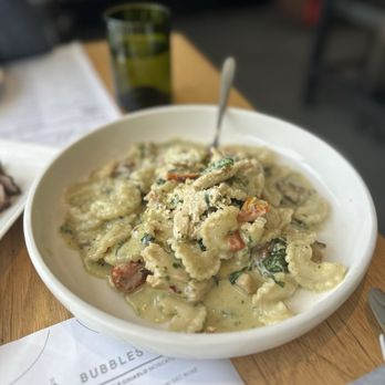 Sixty Vines - Crest di Gallo - Wine Bars Near Me - Houston, Texas