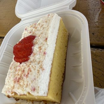 Kahai Street Kitchen - Strawberry tres leche - Salad Near Me - Honolulu, Hawaii Kahai Street Kitchen - Strawberry tres leche - Salad Near Me - Honolulu, Hawaii