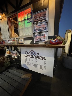 Smaaken Waffle Sandwiches by null