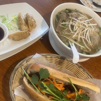 Pho Saigon - Fried dumpling, pho and a pork Bahn mi - Vietnamese Near Me - West Allis, Wisconsin