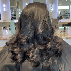 Nilora - Cut and Style