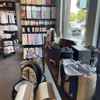 Iron & Sage Kitchen Co - Entrance display - Kitchen Supplies Near Me - Eagle, Idaho Iron & Sage Kitchen Co - Entrance display - Kitchen Supplies Near Me - Eagle, Idaho