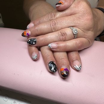 Heather Salmeri - Nails with art - Nail Technicians Near Me - Medford, Oregon Heather Salmeri - Nails with art - Nail Technicians Near Me - Medford, Oregon