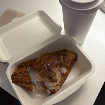 Lodi Summerville - Apple cinnamon croissant and salted toffee latte - Coffee & Tea Near Me - Summerville, South Carolina