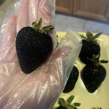 Elias Produce - Beautiful large strawberries, was able to use about 95% of each flat. - Fruits & Veggies Near Me - Los Angeles, California Elias Produce - Beautiful large strawberries, was able to use about 95% of each flat. - Fruits & Veggies Near Me - Los Angeles, California