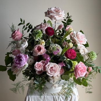 Amor Del Bueno Flowers - Flower arrangements - Florists Near Me - Houston, Texas Amor Del Bueno Flowers - Flower arrangements - Florists Near Me - Houston, Texas