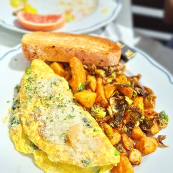 Sweet Maple - Bay Bottom Omelet - Breakfast & Brunch Near Me - Cupertino, California