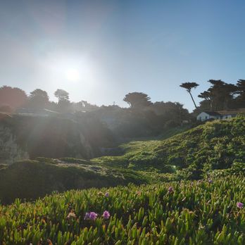 HI-Pigeon Point Lighthouse Hostel - Hostels Near Me - Pescadero, California