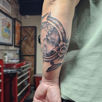 Hale Nui Tattoo Company - Tattoo Near Me - Honolulu, Hawaii Hale Nui Tattoo Company - Tattoo Near Me - Honolulu, Hawaii