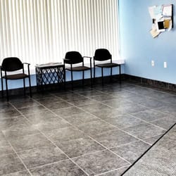 Munger Physical Therapy - Fort Gratiot waiting room.