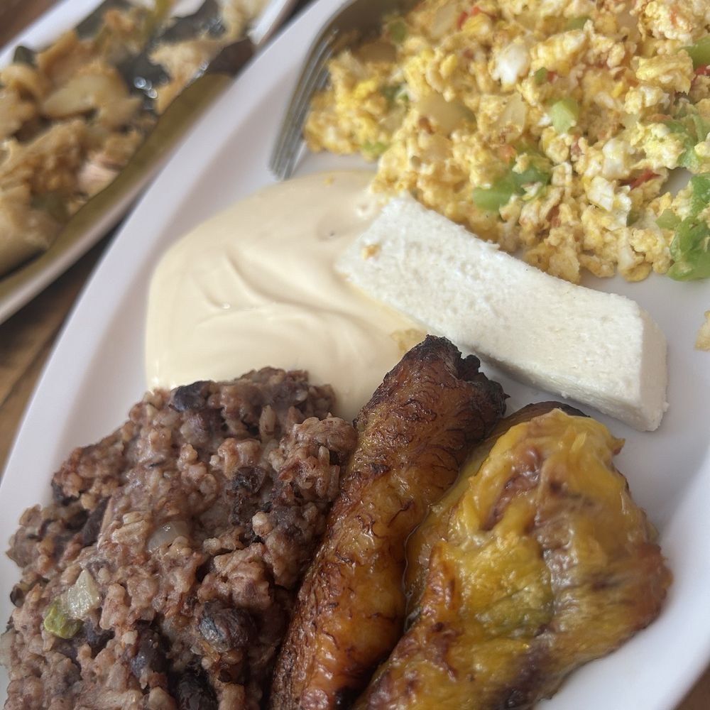 Pupuseria Cuzcatlan - Desayuno - Salvadoran Near Me - Pacoima, California Pupuseria Cuzcatlan - Desayuno - Salvadoran Near Me - Pacoima, California