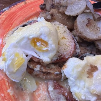 The Jolly Roger Restaurant and Bar - Canadian Bacon Eggs Benedict - Steakhouses Near Me - Kill Devil Hills, North Carolina