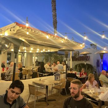 Pizzicata - Outside seating/ambiance - Pizza Near Me - Carefree, Arizona